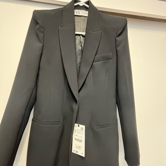 Fitted Blazer with Shoulder Pads - ZW Collection - Picture 2 of 4